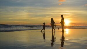 famille sur la plage