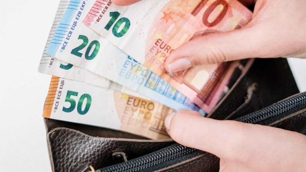 porte-monnaie avec des économies