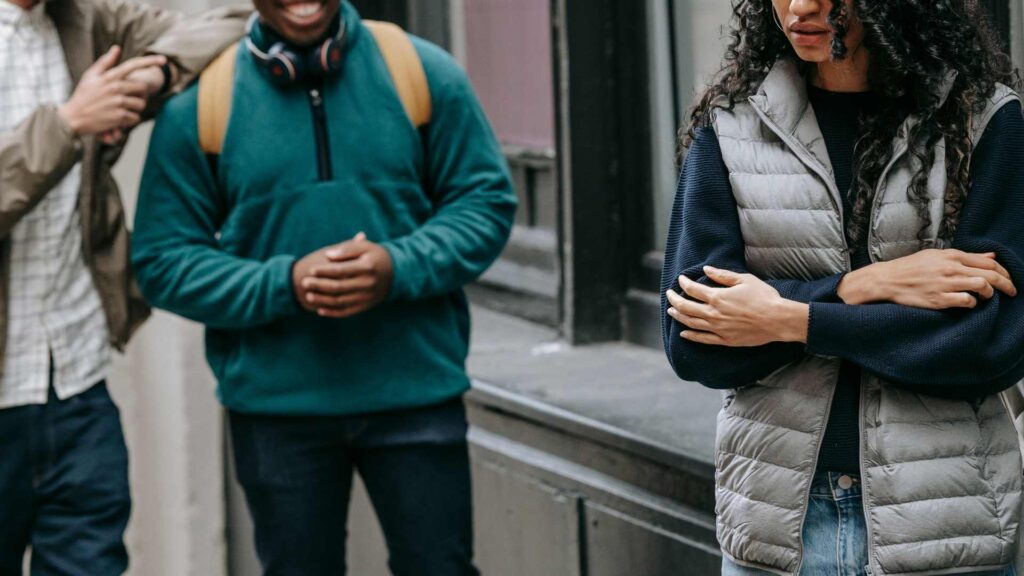 femme harcelé dans la rue
